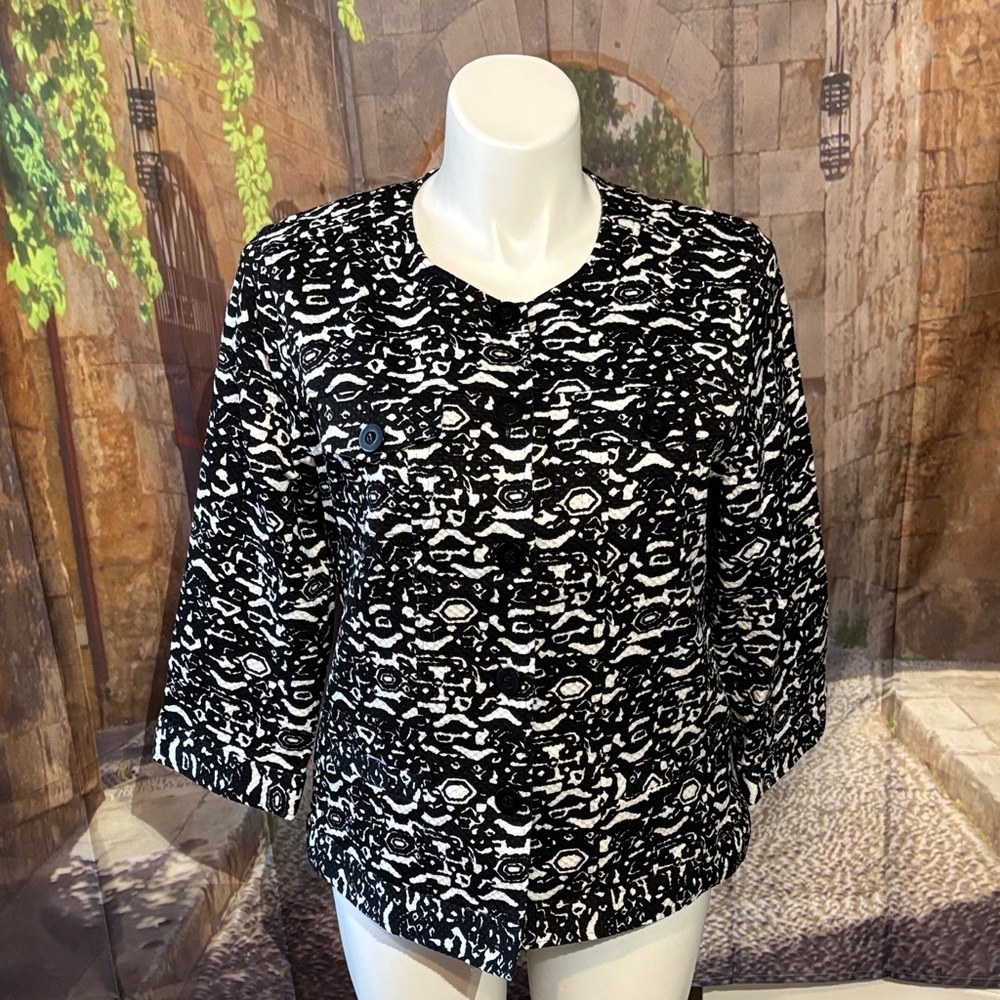 Christopher & Banks Black and White Abstract 3/4 Sleeve Jacket